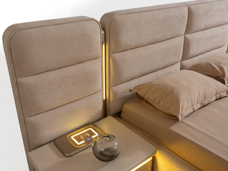Larin Bed Room