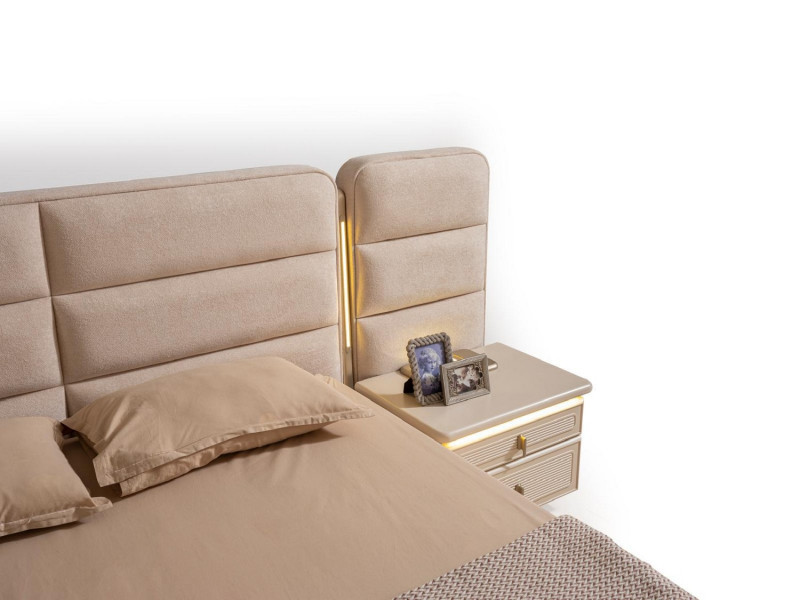 Larin Bed Room