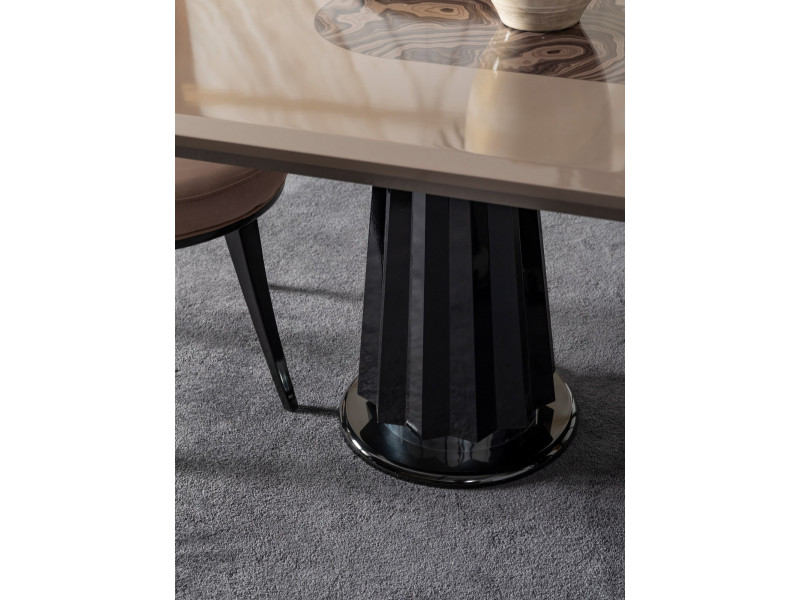 Lora Dining Room