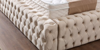 Royal Bedstead + Head Set